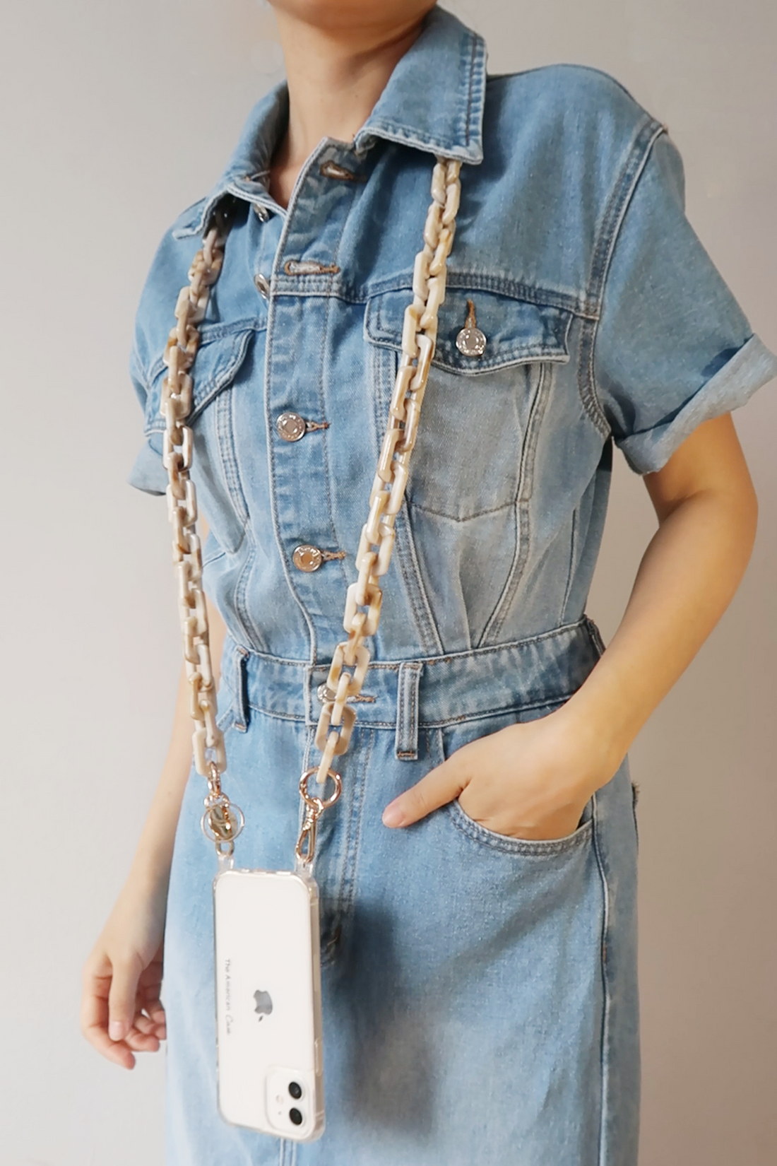 Olivia - Oat Marbel Effect Long Resin Chain with Silver Carabiners